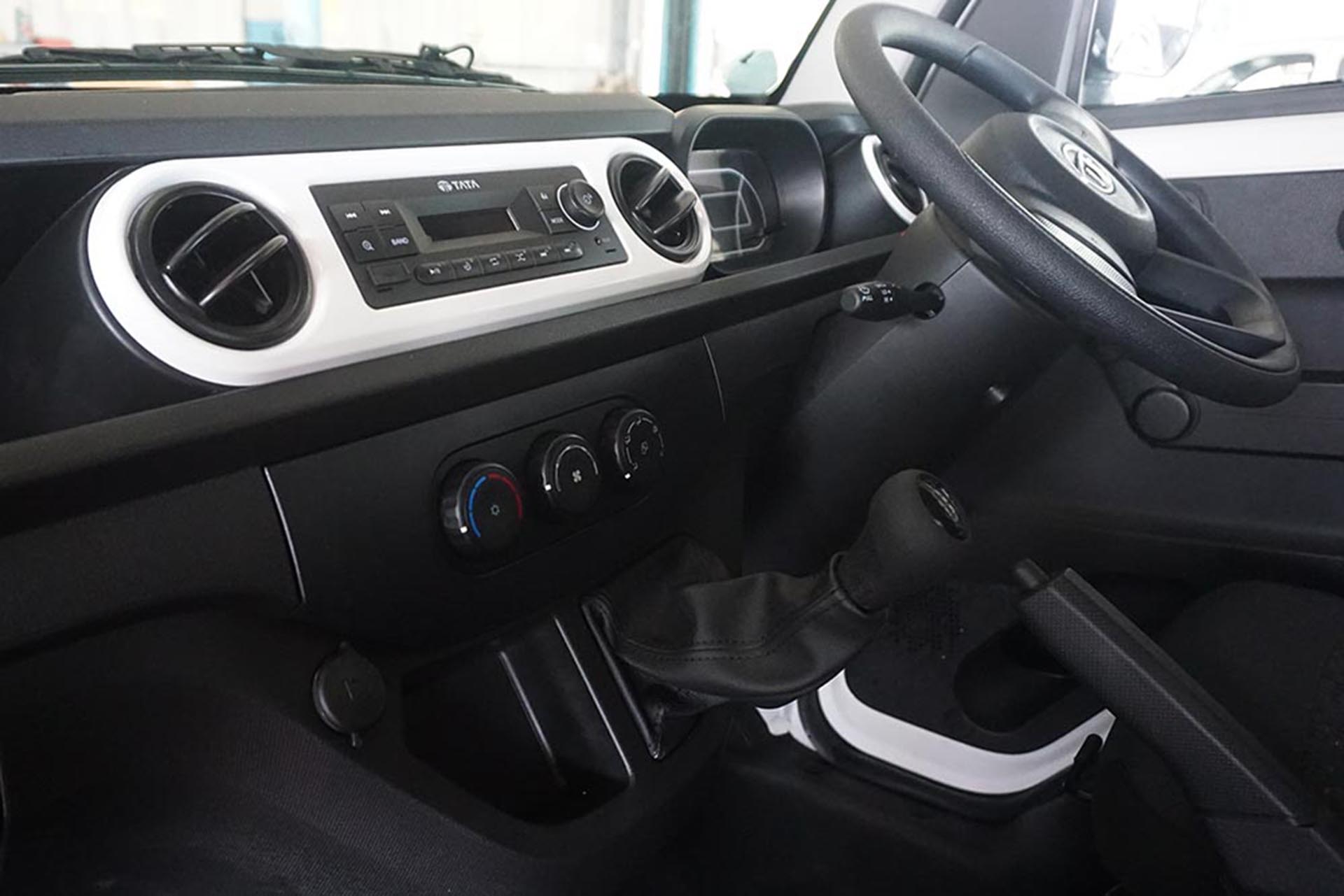 v20ac interior (1)